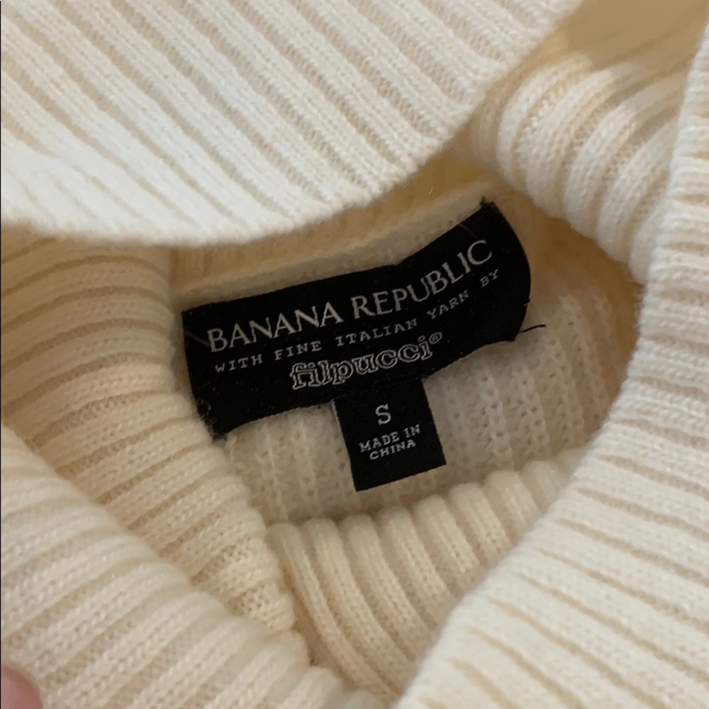 Banana Republic cream turtleneck sweater
